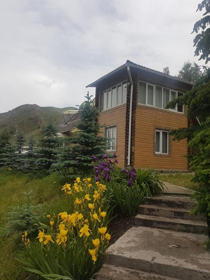 Гостевой Дом Коль-Тор Kegeti Extérieur photo